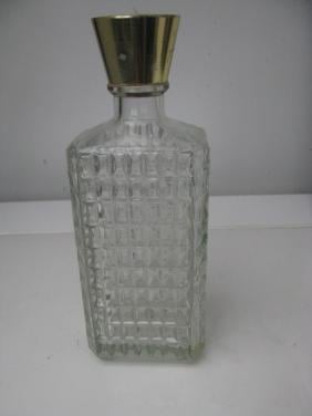 Fles van geslepen glas.