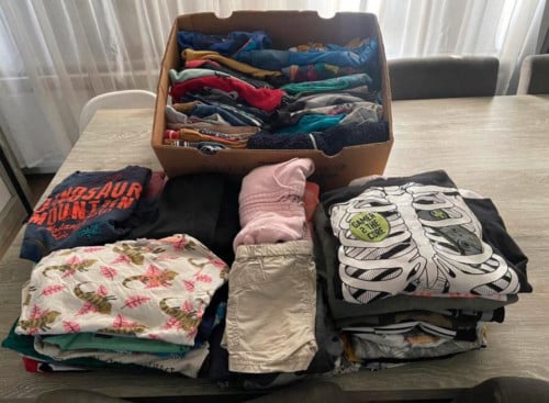 2 dozen kinderkleding, doorverkoop/opkoper..