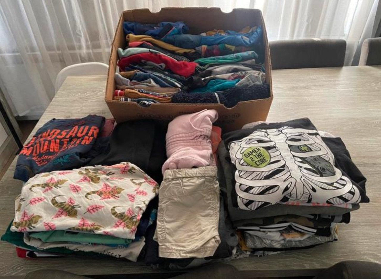 2 dozen kinderkleding, doorverkoop/opkoper..