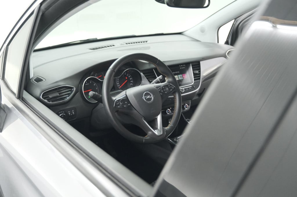 Opel Crossland X 130 turbo at6 innovation | camera | dodehoekdetectie | app