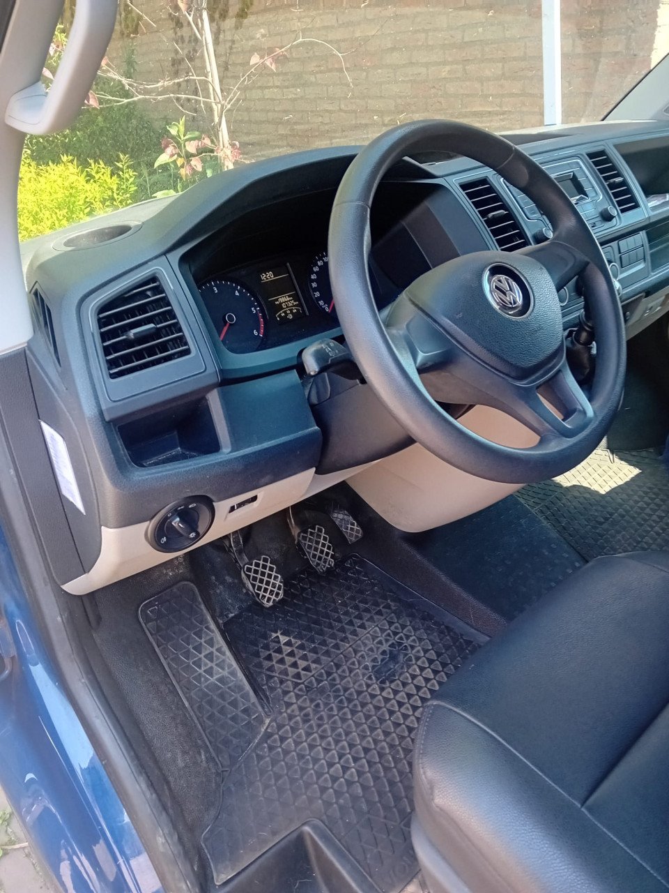 VW Transporter 2.0 TDI L2H1 (EURO 6)