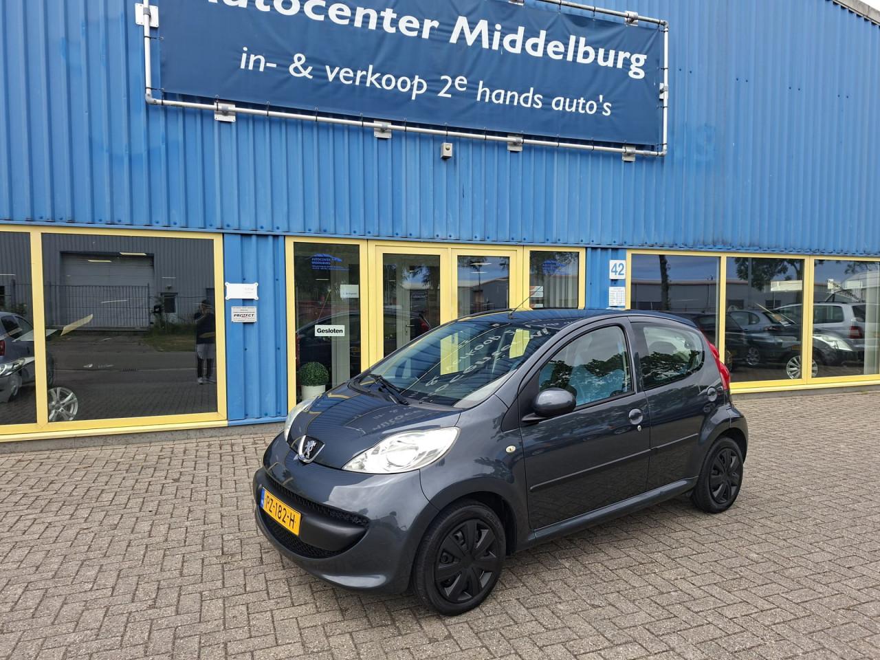 Peugeot 107 1.0 12v XR 5deurs bj:2008 airco i.z.g.st