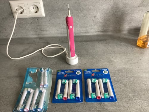 ORAL B Elektrische tandenborstel mer 14 opzetstukken