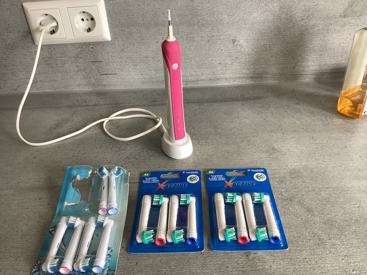 ORAL B Elektrische tandenborstel mer 14 opzetstukken