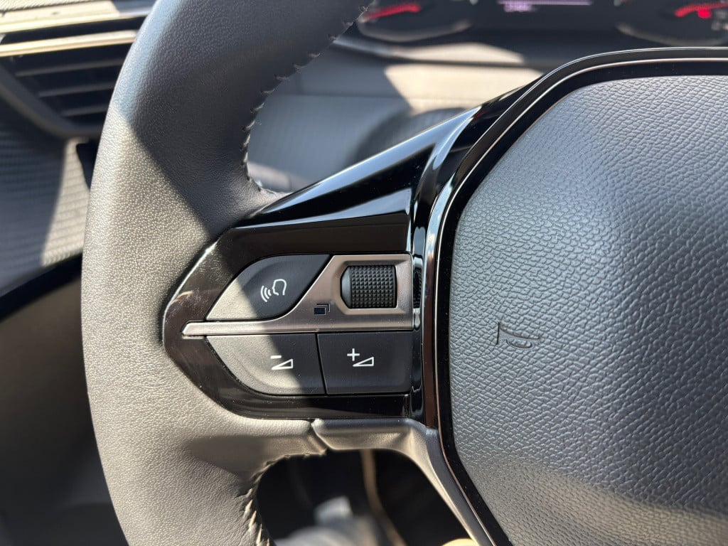 Peugeot 208 1.2 puretech allure pack