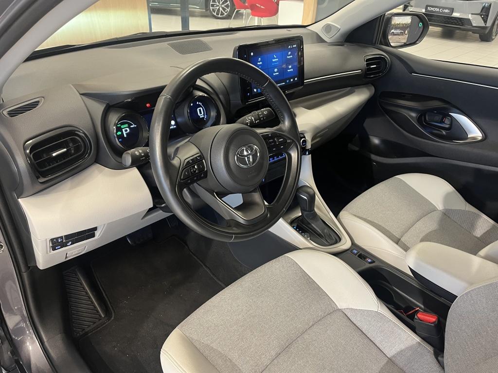 Toyota Yaris 1.5 hybrid executive