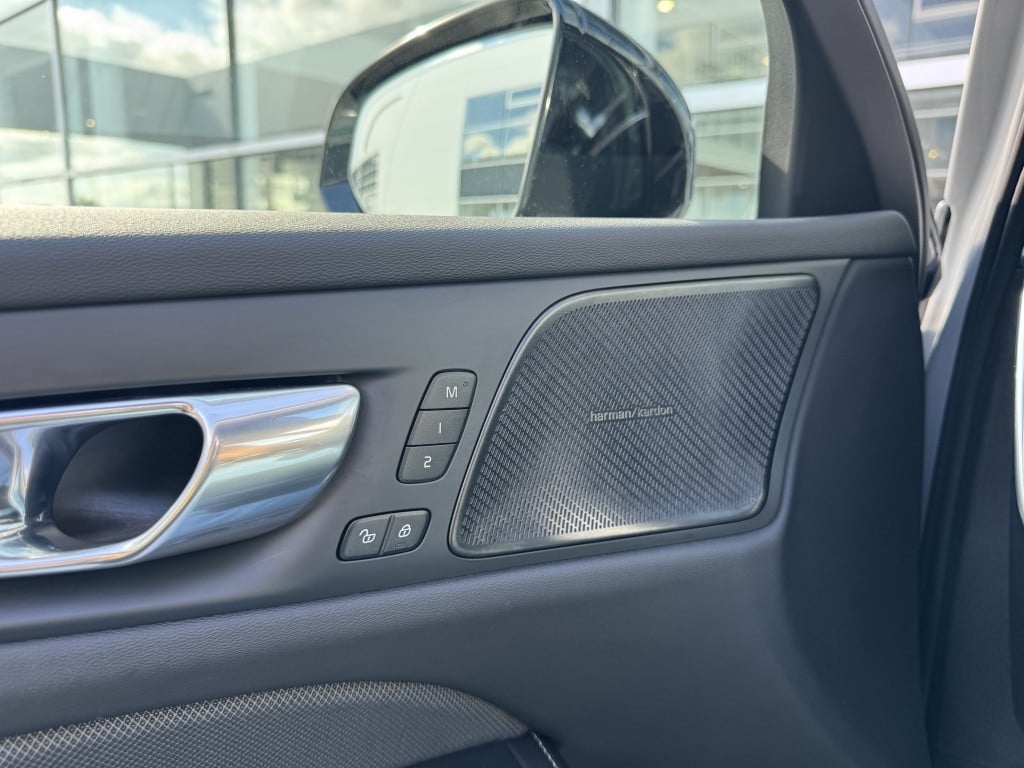 Volvo V60 t6 398pk recharge plus dark| panodak| adap.cruise| trekhaak| 36
