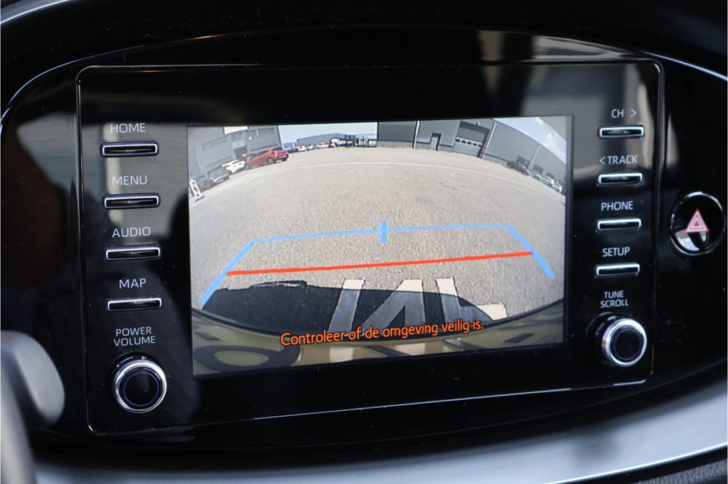 Toyota Aygo x 1.0 vvt-i mt play i achteruitrij camera i acc i airco i apple