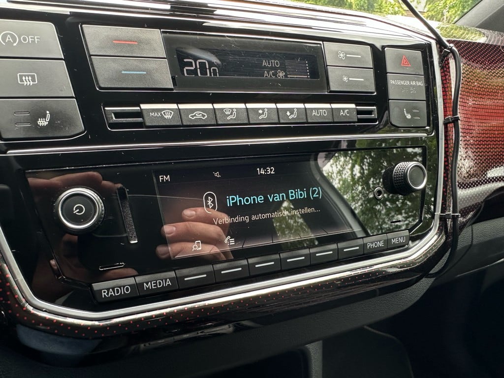 Volkswagen UP! gti // carplay // android auto //