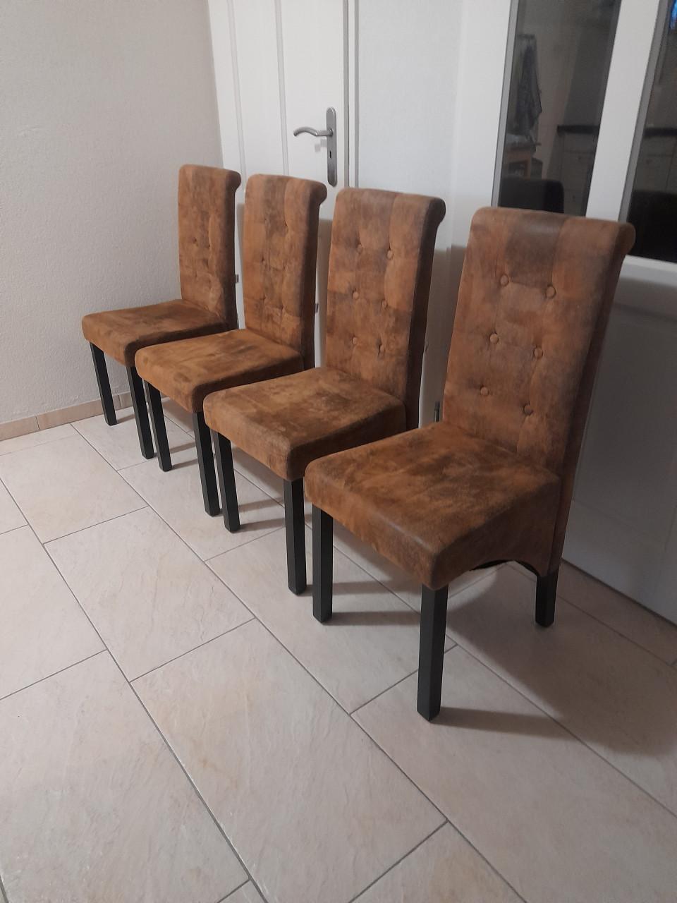 4 Prachtige stoelen (z.g.a.n.)