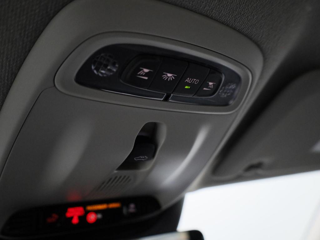 Volvo XC40 1.5 t4 recharge inscription expression | automaat | leder |  pan