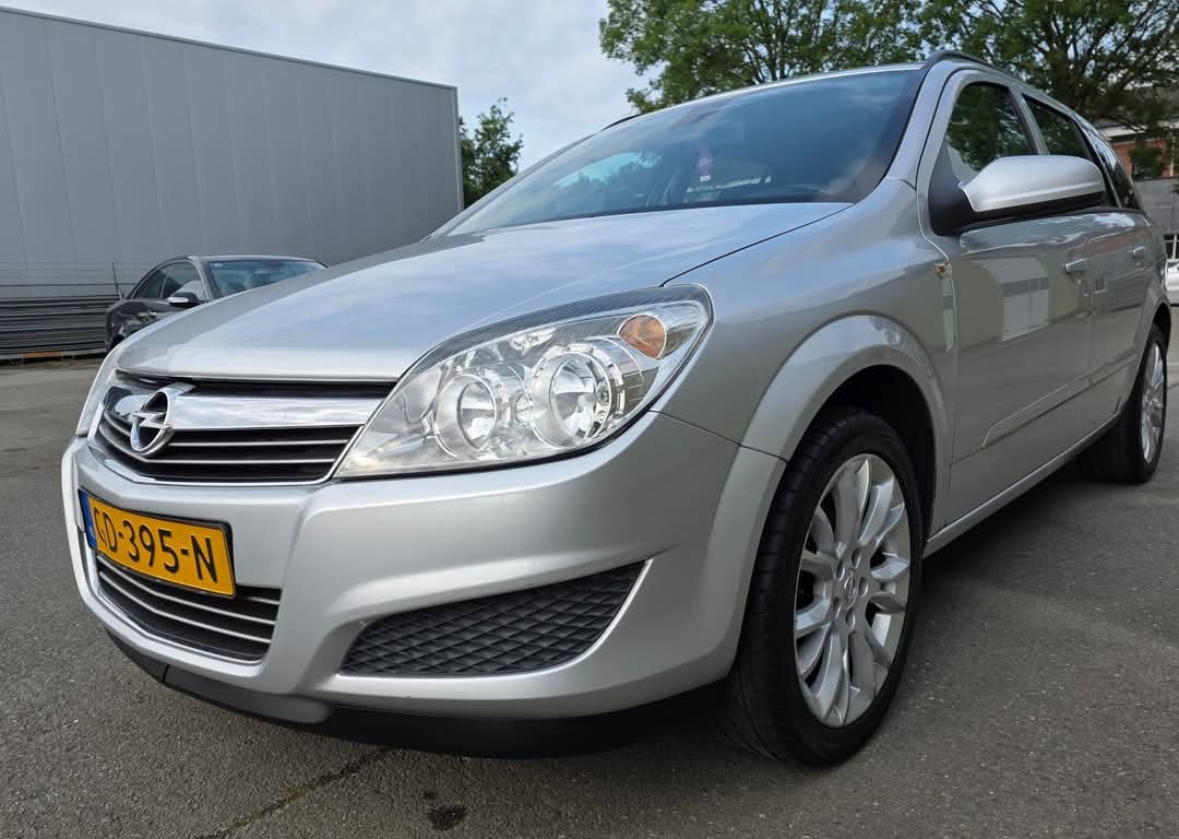 Tekoop zeer nette Opel Astra 1.4 I Businnes Wagon