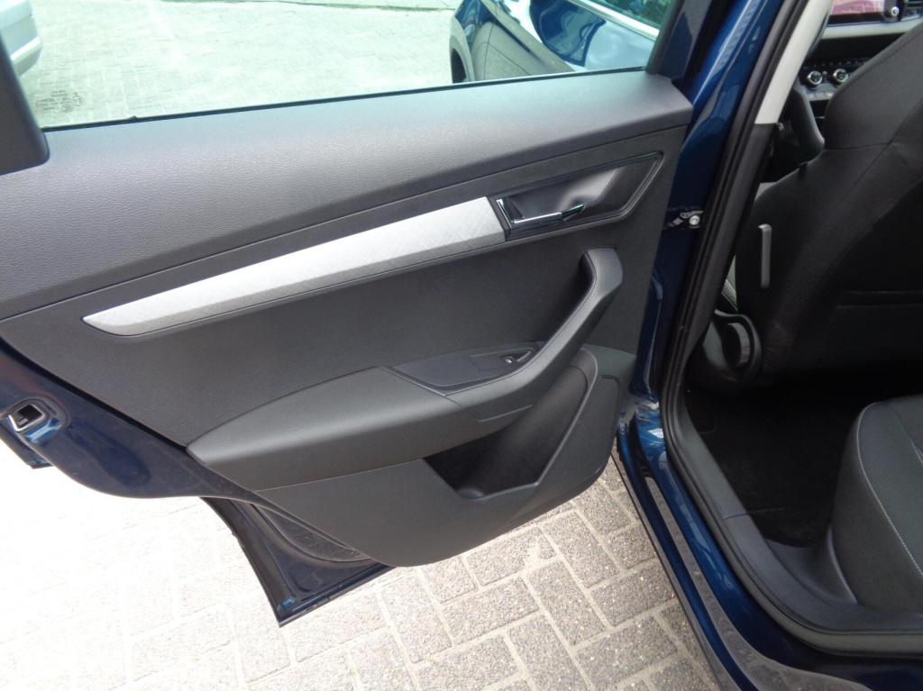 Skoda Karoq 1.0 tsi business edition/airco/stoel+stuur verw/full led/apple 