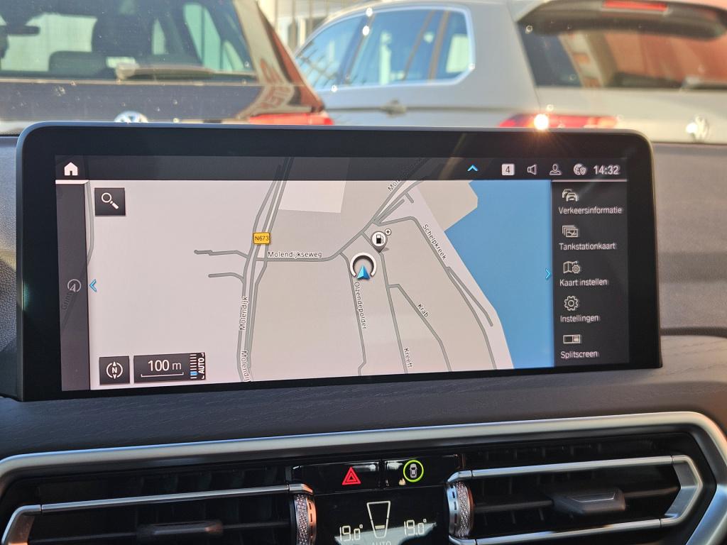 BMW X3 xdrive30e m-sport | pano | acc | camera