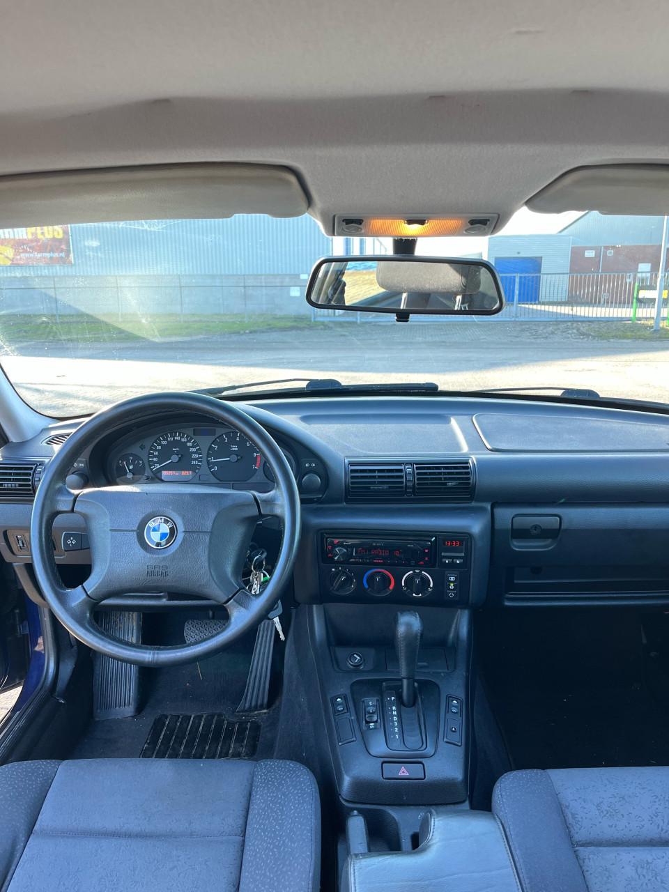 BMW compact zeer mooi!