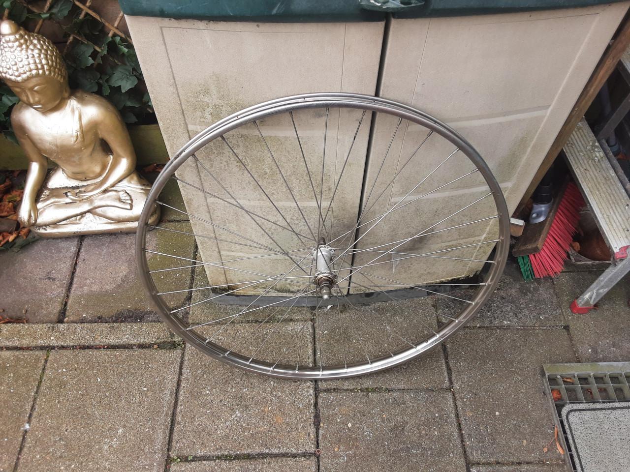 28 1/2inch r.v.s opoefiets voorwiel
