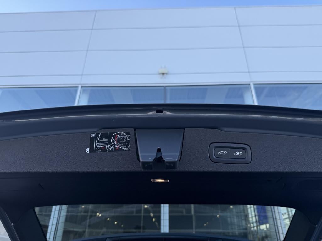 Volvo V60 t6 398pk recharge r-design| panodak| adap.cruise| 360camera| sty