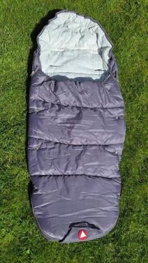 Topmark Voetenzak grijs in opbergzak.  Universele mummie-voetenzak