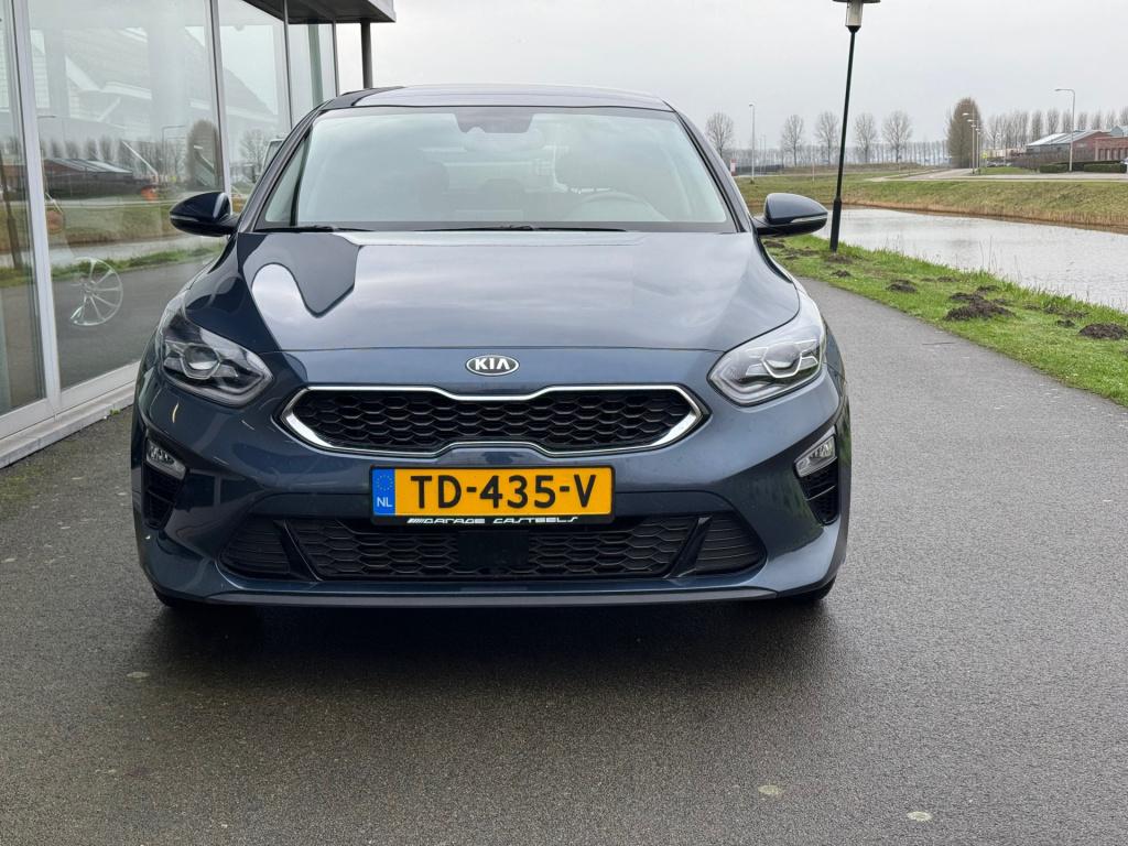 Kia Cee'd 1.4 t-gdi executiveline , apple-carplay, achteruit rijcamera, lee