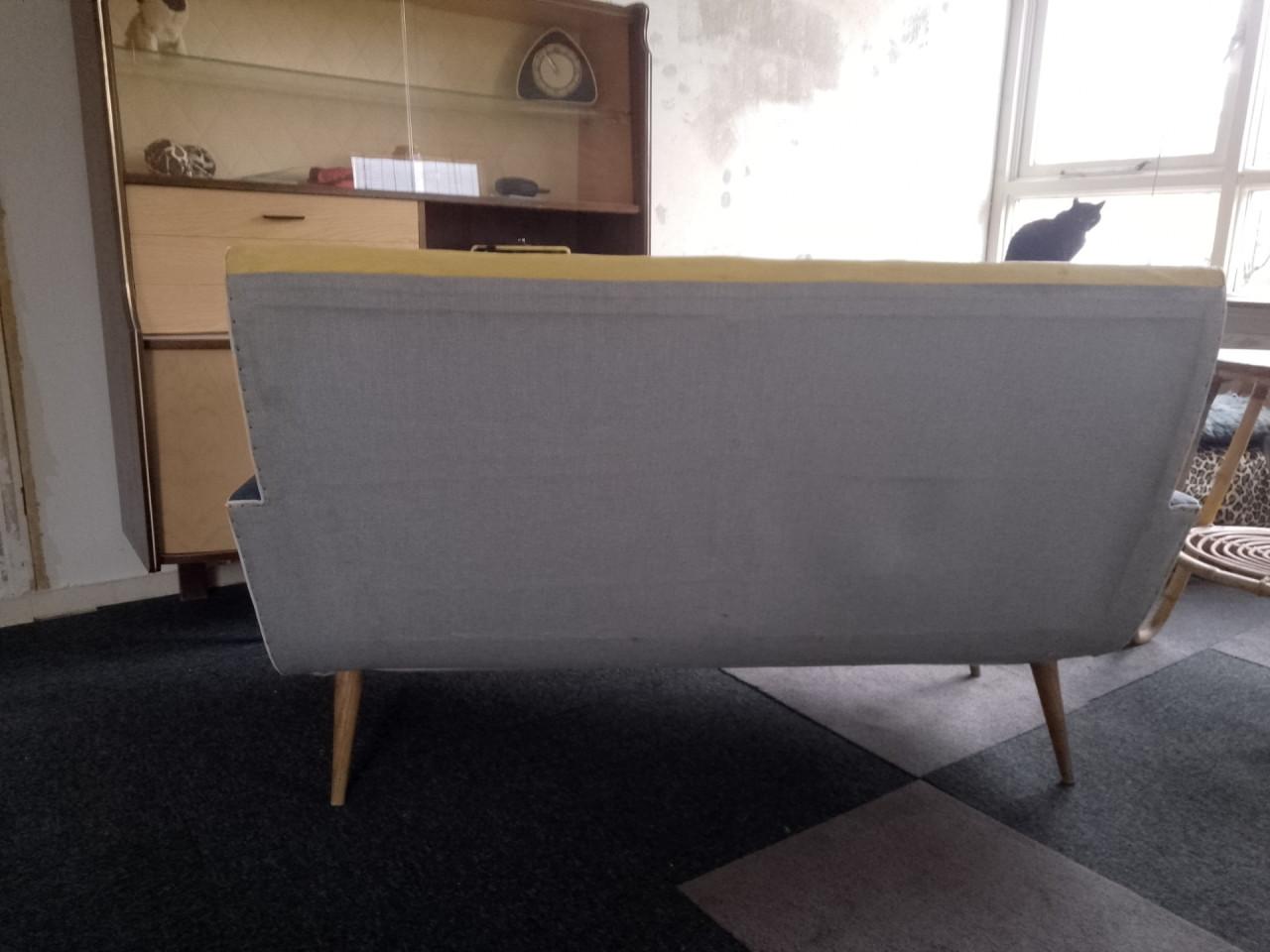 Jaren 50 bank (geel/grijs/blauw)