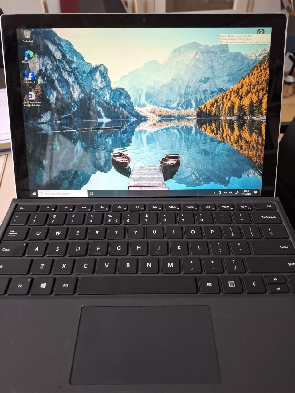 Microsoft surface pro 5 i5