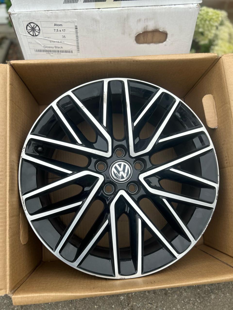 Originele VW 17 inch Ronal velgen 5x112 ET51 . Bieden vanaf €500.—