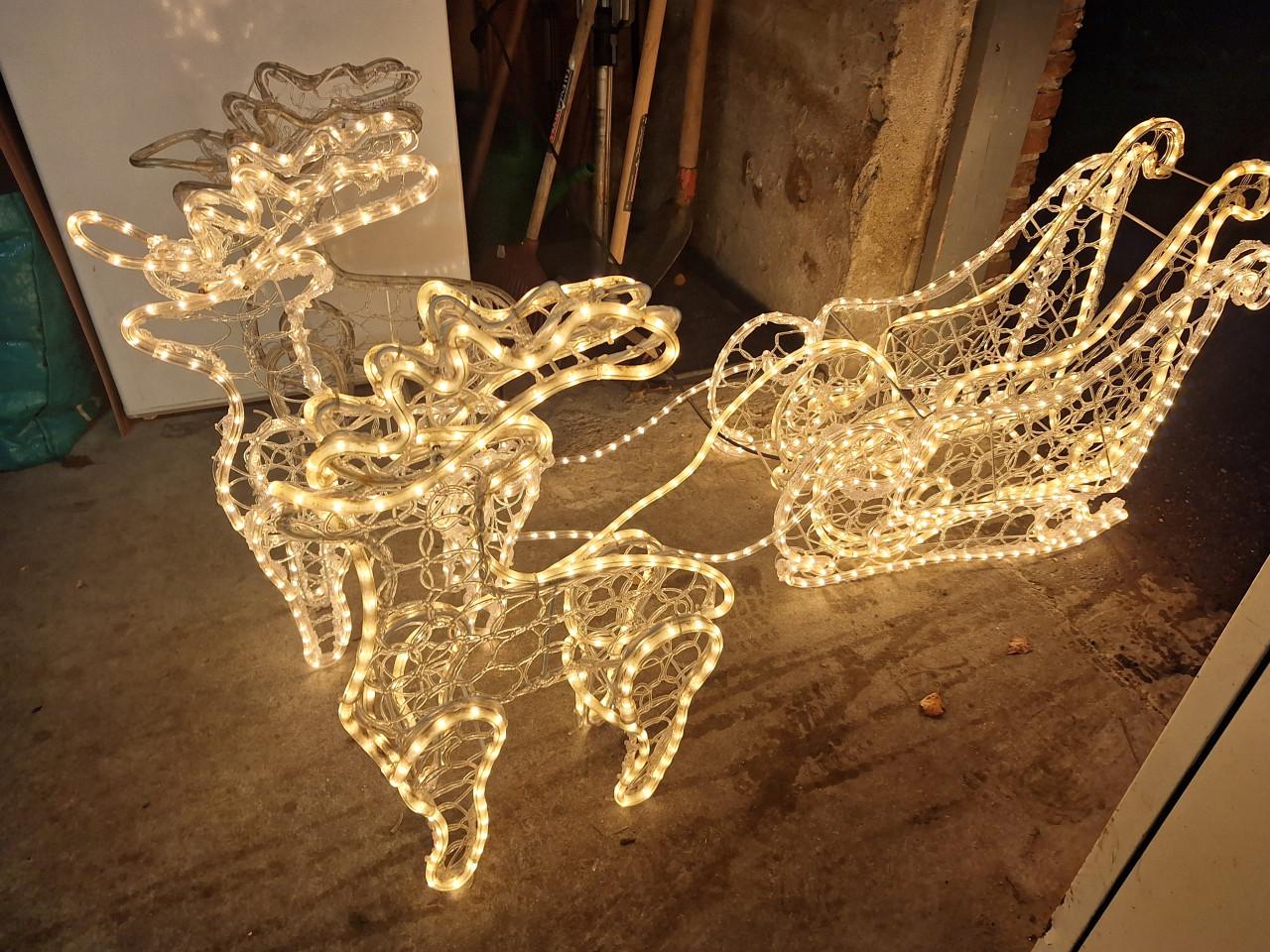 Kerstverlichting, rendieren met slee