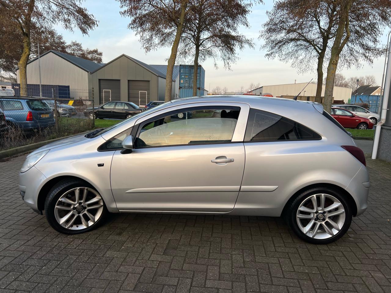 Opel Corsa 1.4-16V Enjoy 154.938KM Jaar Apk