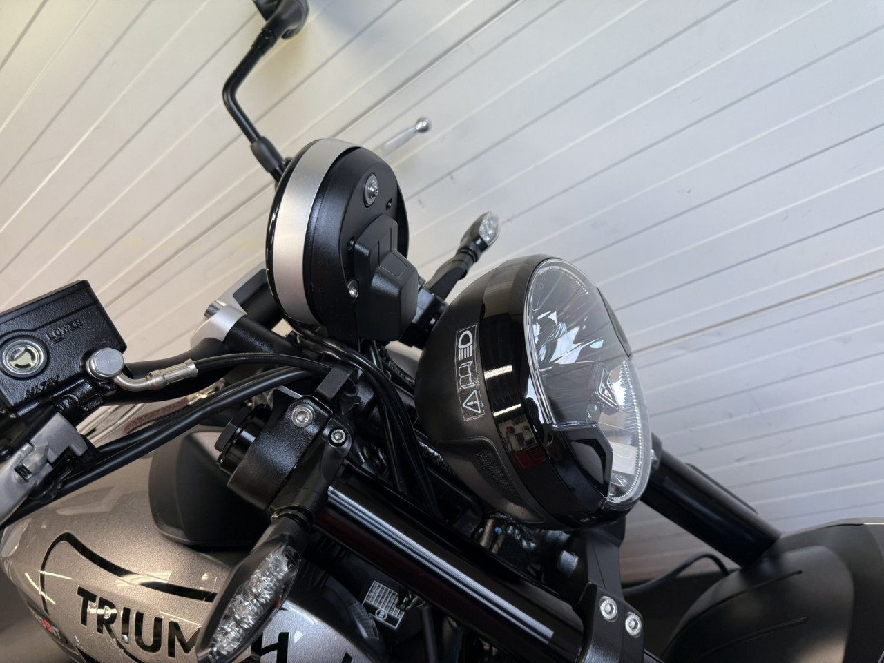 Jonge Triumph Trident 660 slechts 3200km oud!