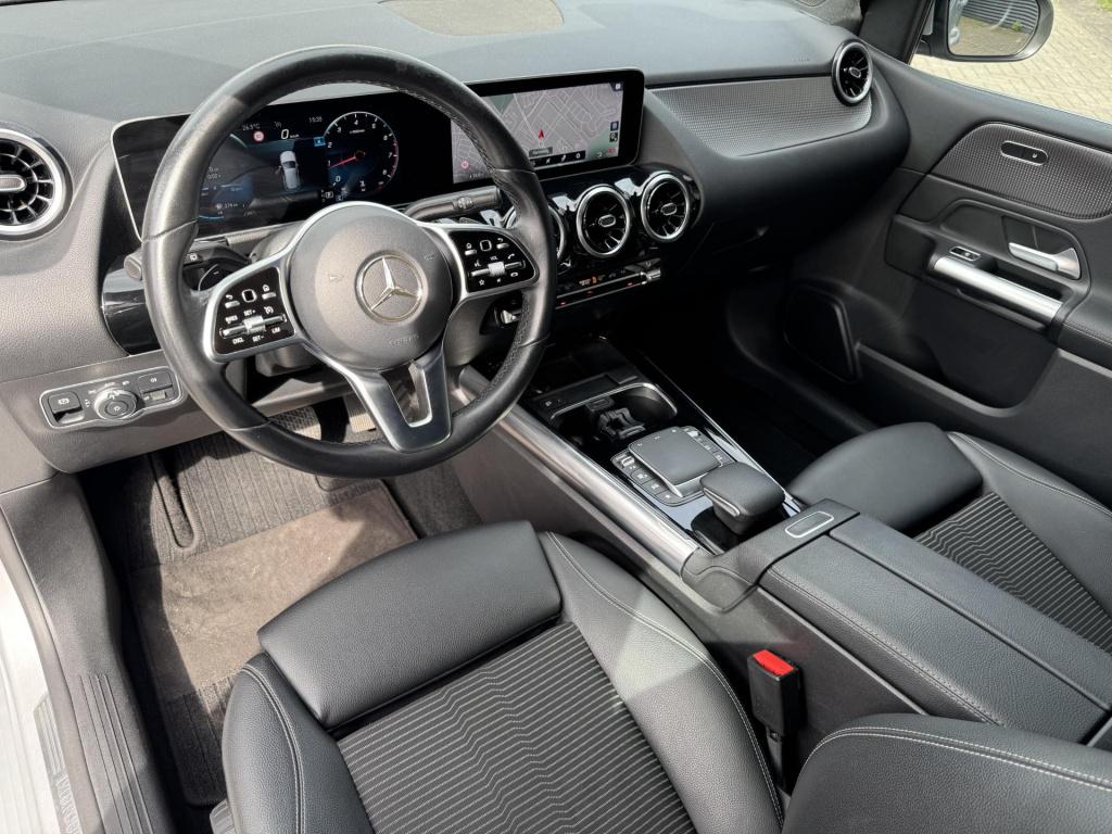 Mercedes-Benz B-Klasse 180 business solution incl. trekhaak afneembaar!