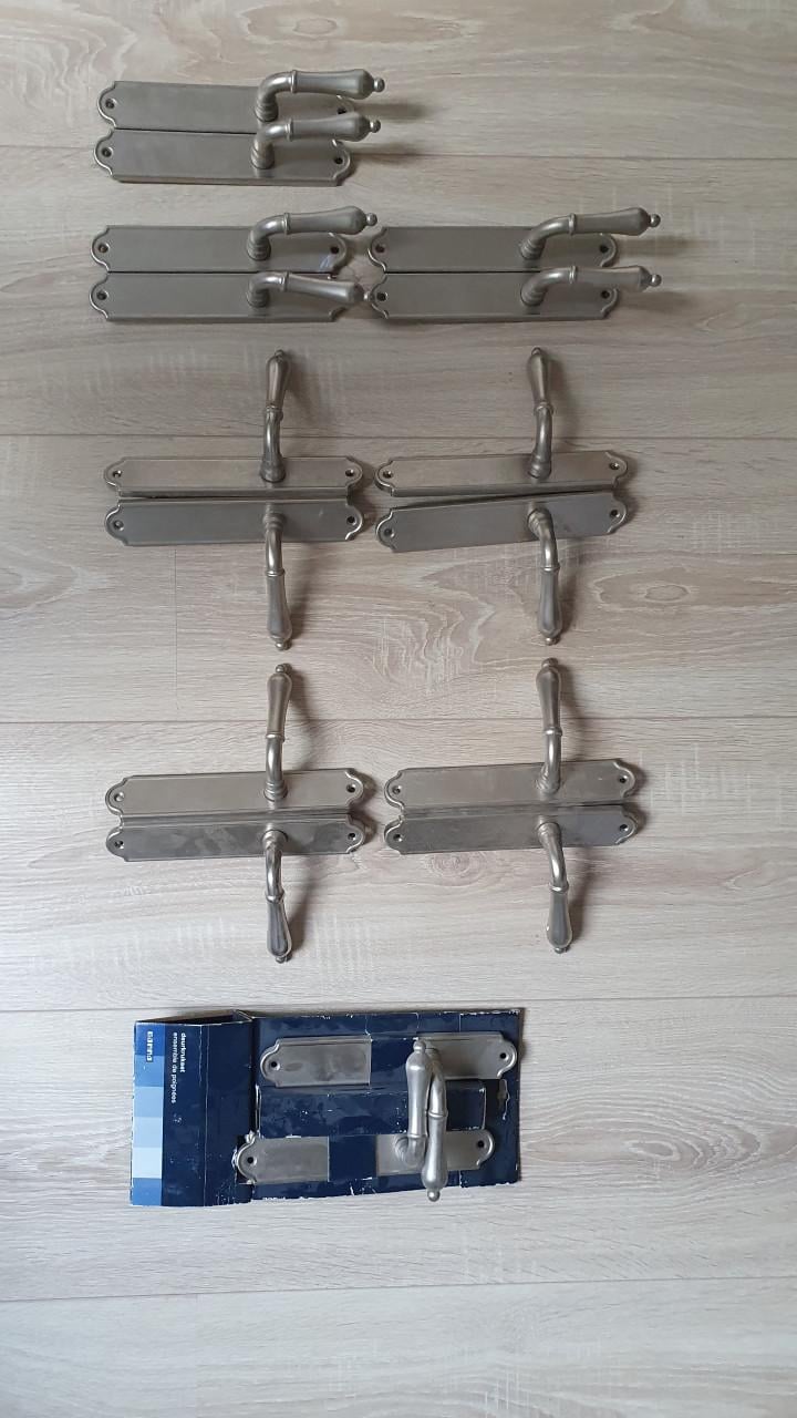 Deurbeslag voor 8 deuren