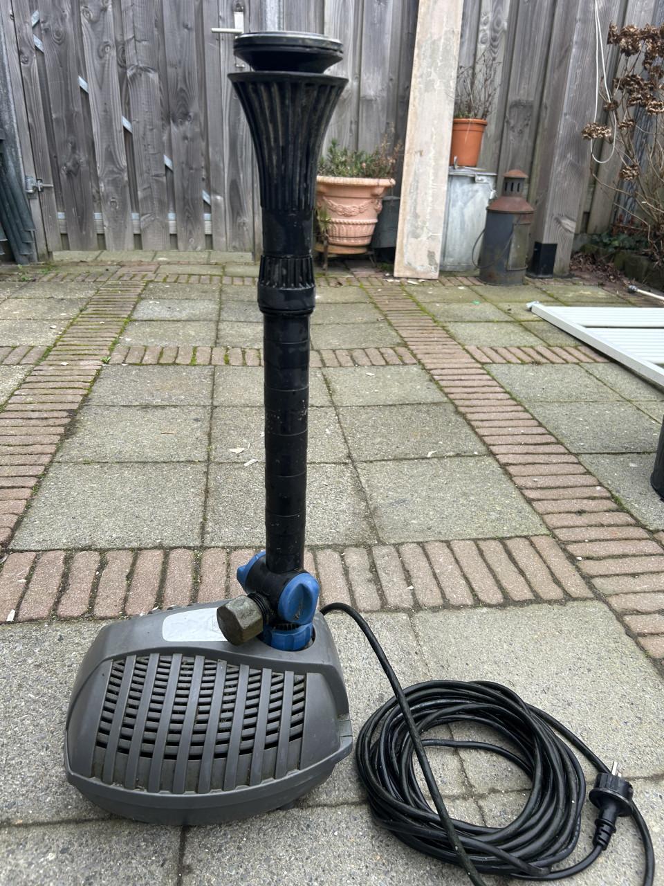 Te koop oase 7500 lpu grote  fontein pomp