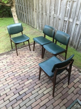 4 vintage eettafel stoelen.