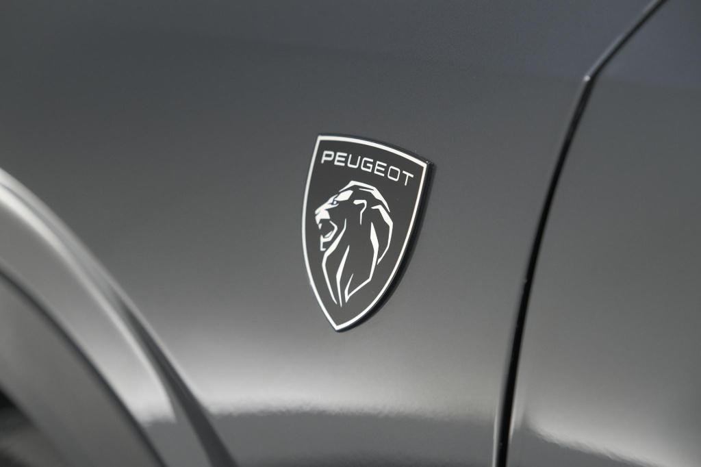 Peugeot 3008 1.2 hybrid 145 gt | elektrische kofferklep | camera | adaptiev