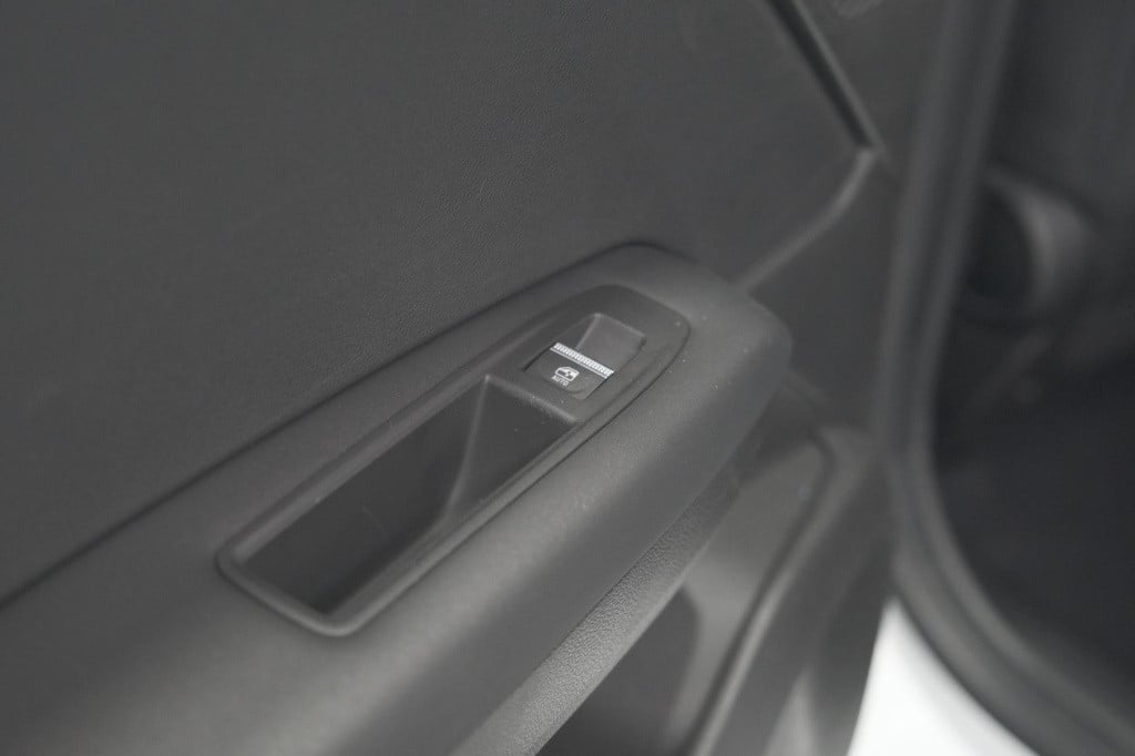 Renault Captur mild hybrid 160 evolution | camera | apple carplay | stoelve