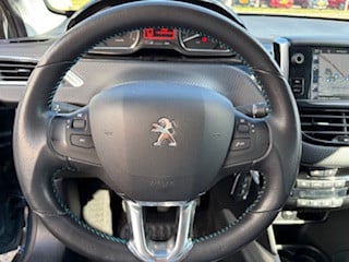 Peugeot 2008 1.2 puretech 110pk s&s urban cross