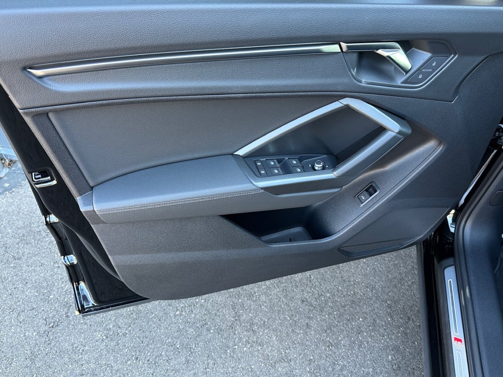 Audi Q3 sportback 35 tfsi 150pk s-tronic 2x s-line | zwart optiek | camera 