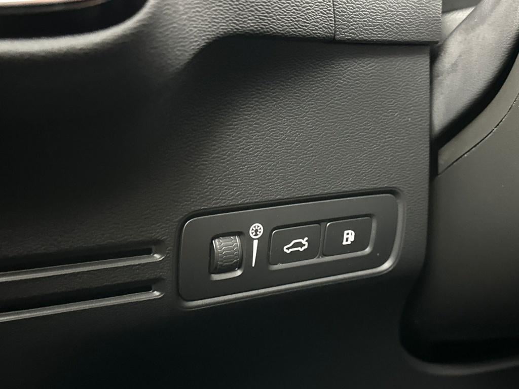 Volvo XC40 t5 262pk recharge plus dark| adap.cruise| 360camera| trekhaak