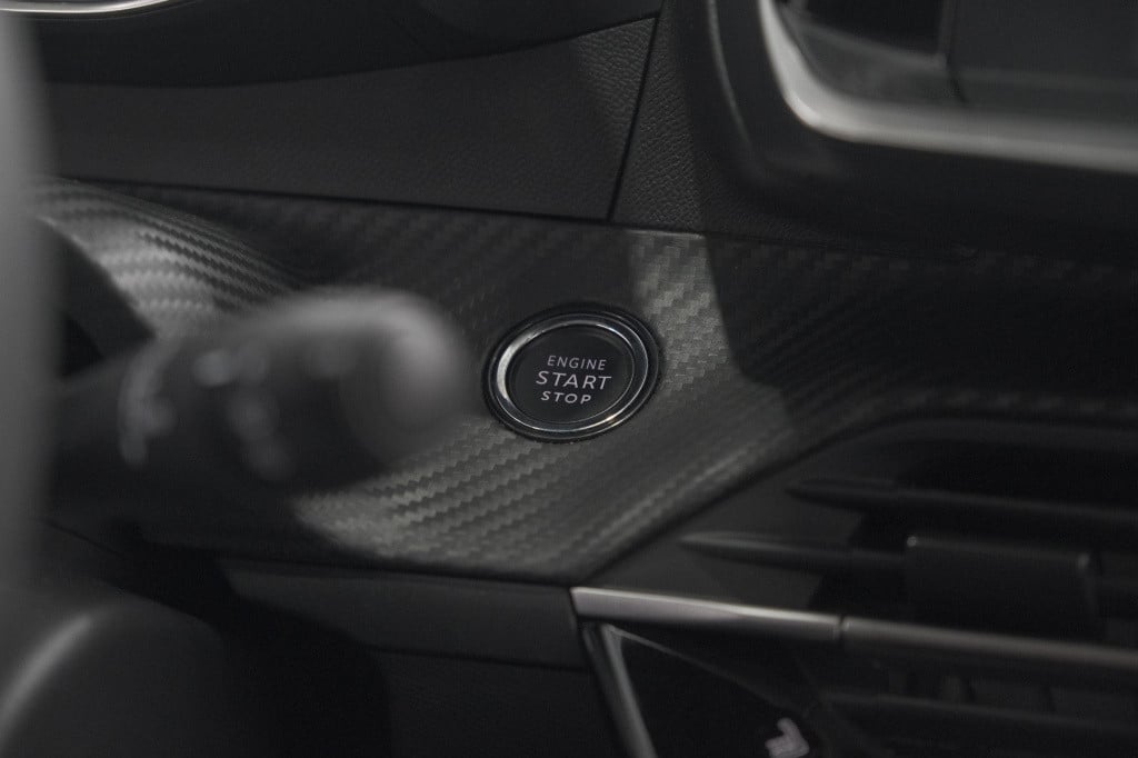Peugeot 208 puretech 100 allure | adaptieve cruise control | camera | apple
