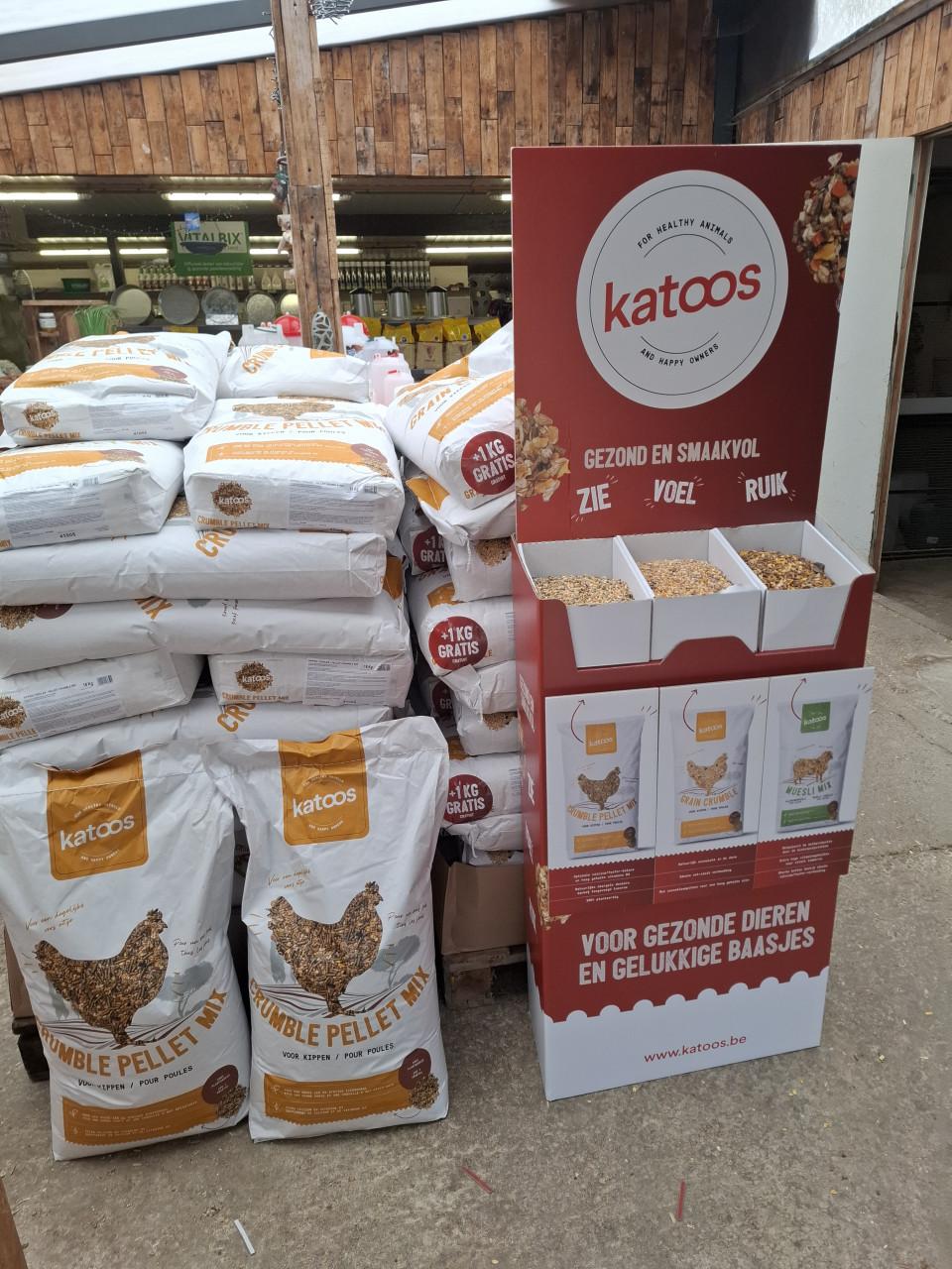 Kippenvoer KATOOS, €10,- per zak