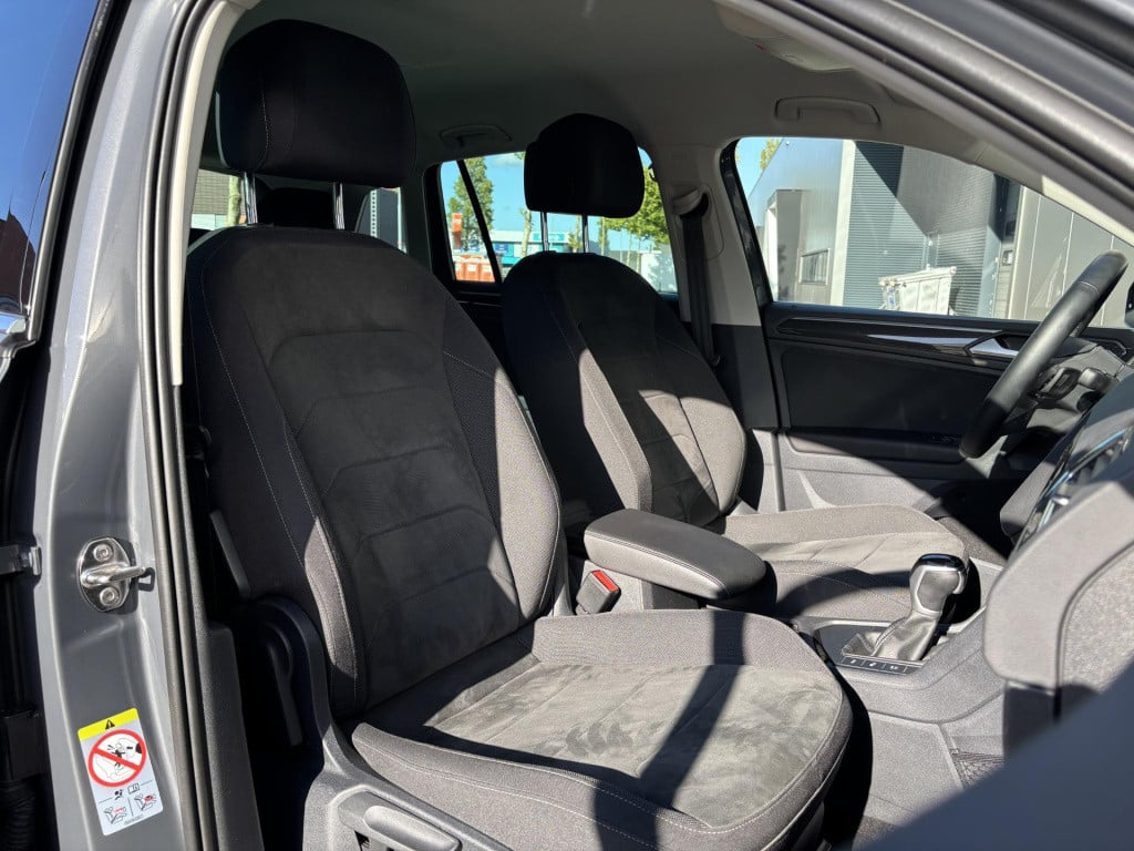 Volkswagen Tiguan 1.5 tsi elegance trekhaak |  camera | apple carplay/andro