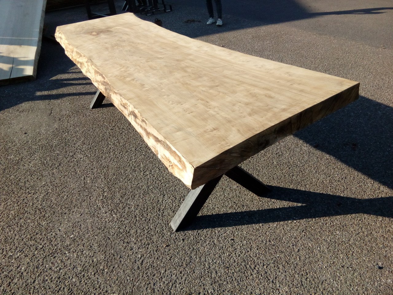 Boomstam tafels planken wandplanken decoratie bartafel salontafel