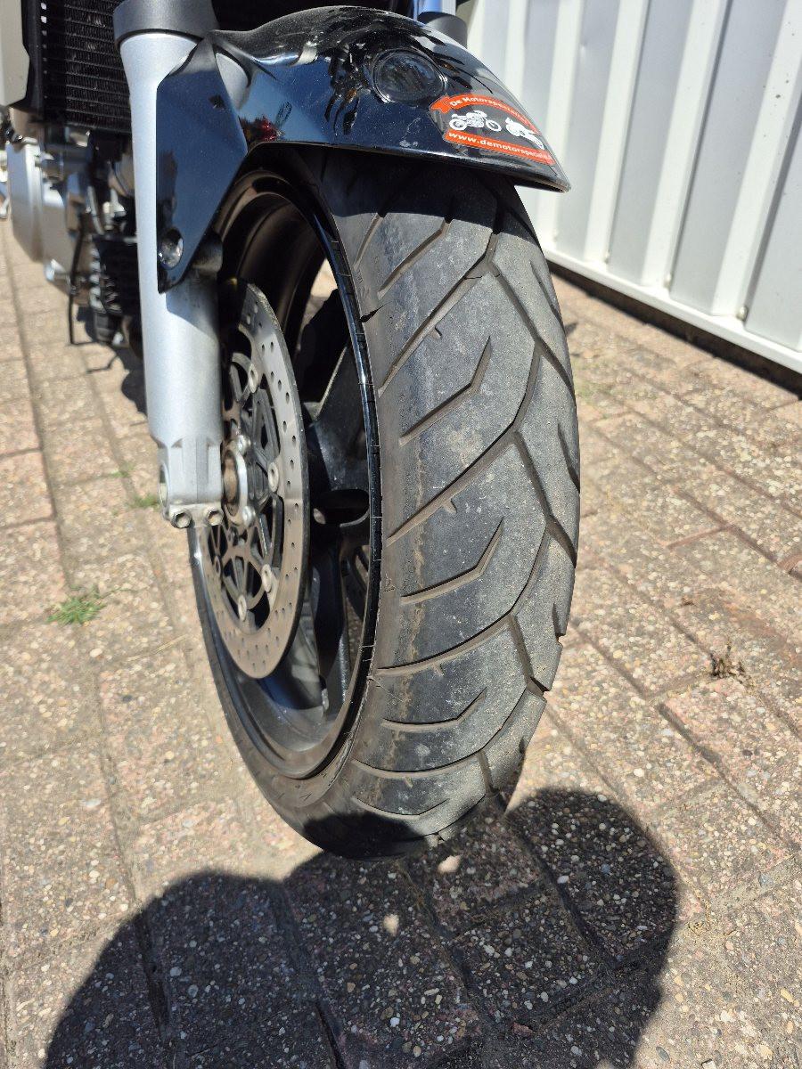 Suzuki SV1000N uit 2006, dikke naked bike
