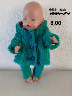 Baby born / babyborn jasje . Opbrengst KiKa. Poppenkleertjes.