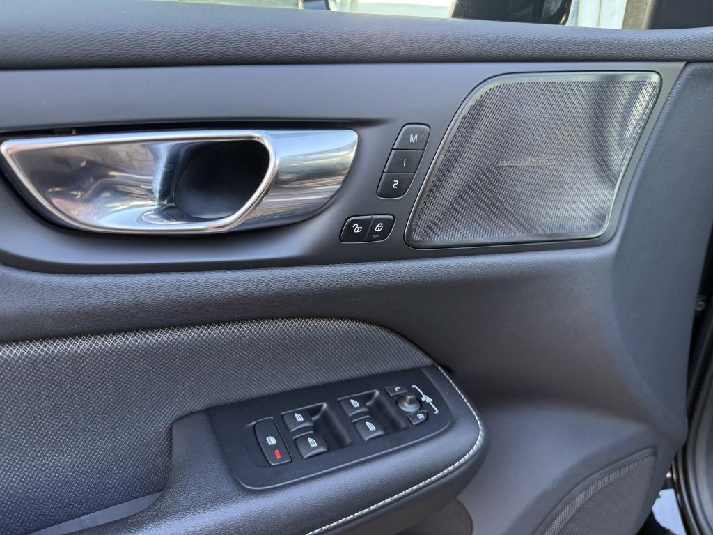 Volvo V60 t6 340pk recharge r-design| panodak| adap.cruise| trekhaak| 360c