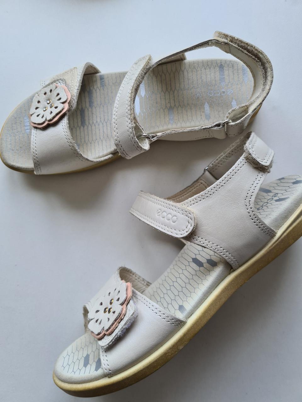 Ecru leren klittenband sandalen van Ecco  Maat 34