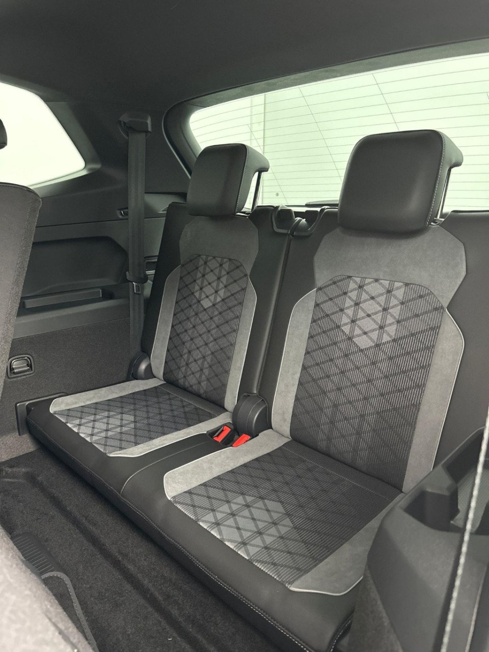 Volkswagen Tiguan Allspace 1.5 tsi r-line business 7p.