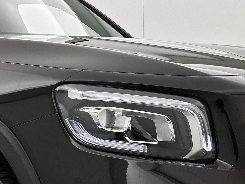 Mercedes-Benz Glb 180 business solution amg | panoramadak | sfeerverlichtin