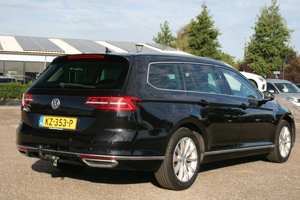Volkswagen Passat variant 1.4 tsi gte connected series plus