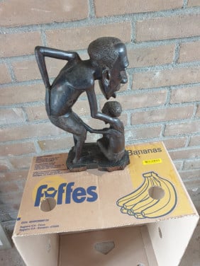 Te koop houten beeldje